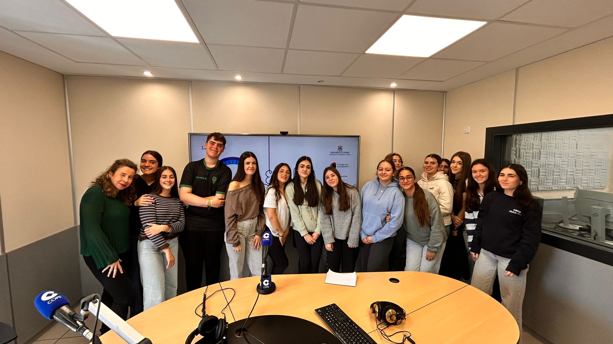 Nuestra «Voz» en las Ondas: El IES Medina Azahara en la Escuela de Radio COPE